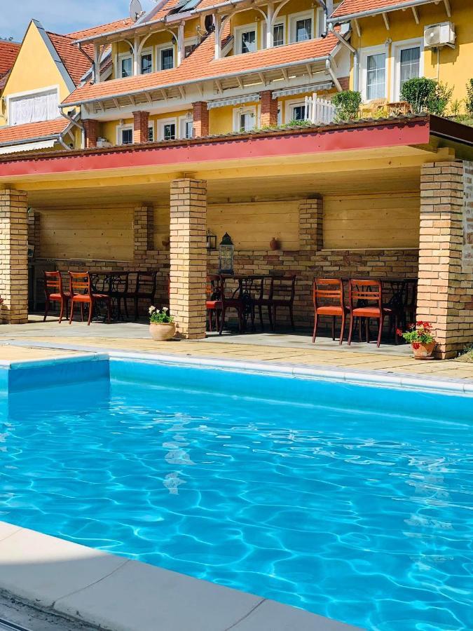 Lilium Villa Hévíz Екстериор снимка