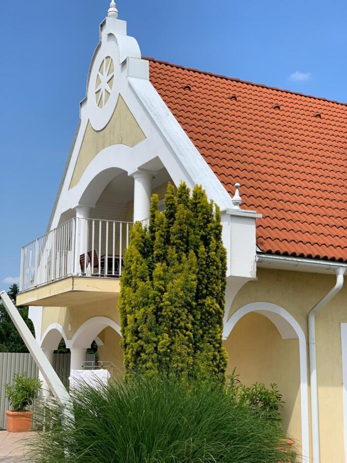 Lilium Villa Hévíz Екстериор снимка
